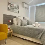 Апартаменти Bayview 213 *